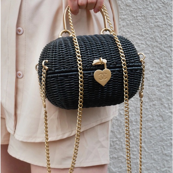 CHANEL Heart Lock Wicker Bag Cruise 2004/2005 ♥️ - Picture 2 of 16